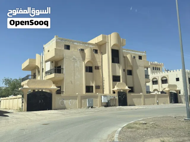 مبنى تجاري/سكني كامل للاستثمار (للإيجار بالكامل) على طريق صحار - البريمي الرئيسي