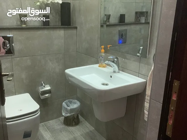 450m2 5 Bedrooms Villa for Sale in Amman Al Rabiah