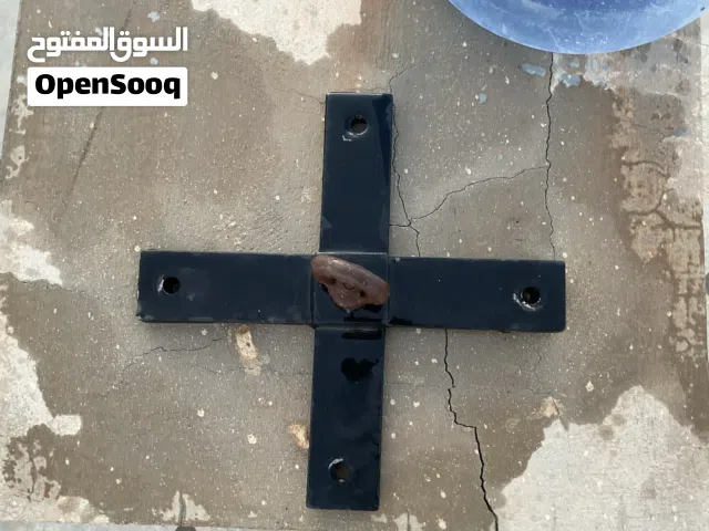 تعليقه كيس الملاكمه مفصله تفصيل وزنه ثلاثه كيلو سعره 18 دينار بس ومايقصر مع الجميع
