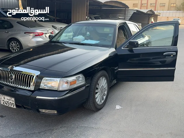 Used Ford Crown Victoria in Al Ahmadi