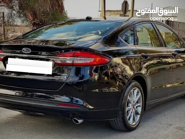 Sedan Ford in Amman