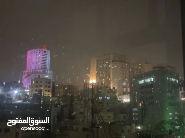 شقه في جبل الويبده اطلاله فندقيه بسعر مناسب جدا بداعي السفر