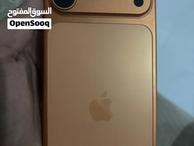 آيفون 17برو ماكس بشاشة جديدة