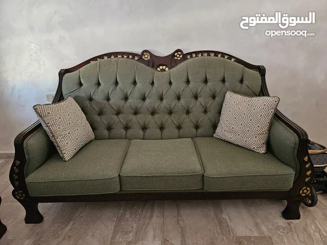 كنب سباع مقاعد مع مرايه انتريه جديد (استعمال خفيف جدا لا يذكر)