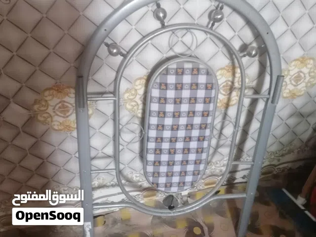 سرير اطفال مستخدم ونضيف جدن