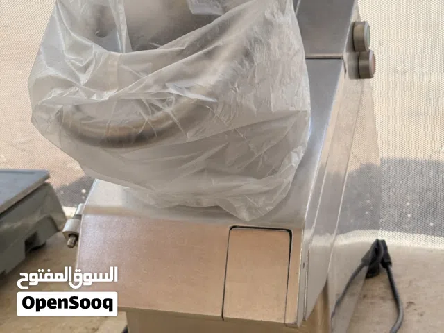 تلاجة عرض ومبشرة جبنة وفريز بلياردو