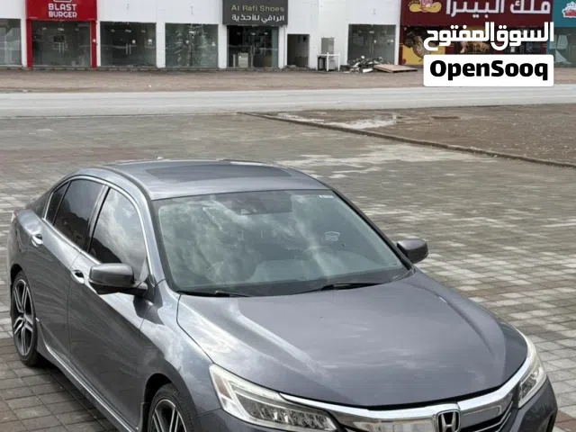 2017 هوندا اكورد Touring