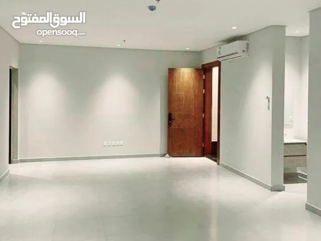 شقة للايجار الرياض حي المونسية مكونة من ثلاث غرف وصاله ومطبخ وحمامين مكيفات سبليت الدور الثاني