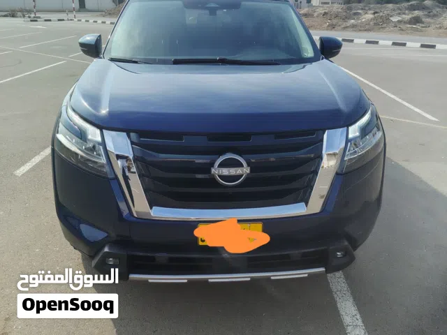Used Nissan Pathfinder in Al Batinah