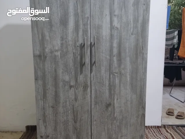 خزائن من الخشب