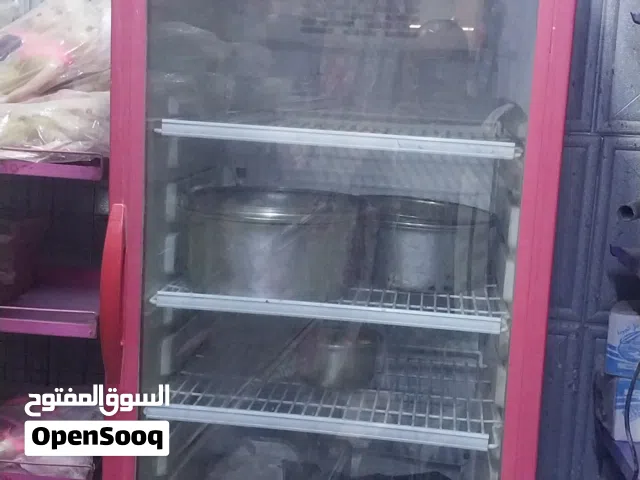 ثلاجه عارظه مع سفينه وسيطه مكاني بصره