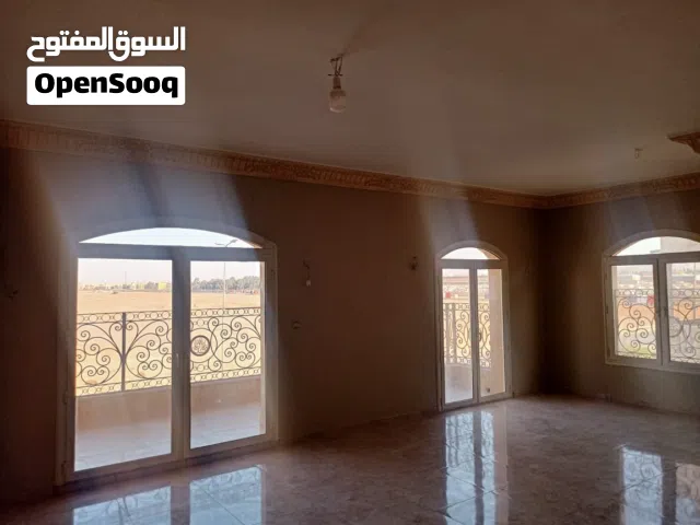 من المالك مباشرة للايجار بجوار محطة مترو الشروق شقة تصلح سكني او لشركة