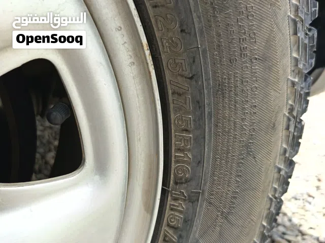 طارات 16 راكبات ف بيكب فورويل نظاف شبه جدد  بدون اي مشاكل استعمال بصيط
