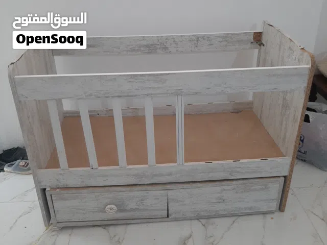 سرير اطفال مستعمل