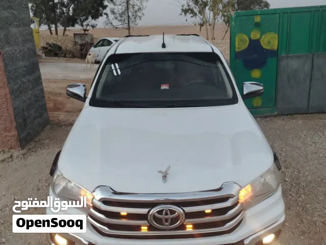 2016 Toyota Hilux GLX