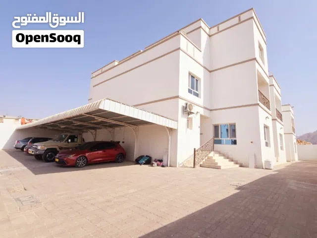 غرفة مميزة للموظفات فقط في مرتفعات بوشر بالقرب من منتزه بوشر  / مطبخ مشترك و رمز دخول