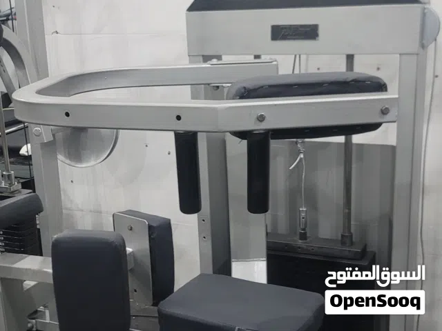 أجهزة نادي كامل حرق