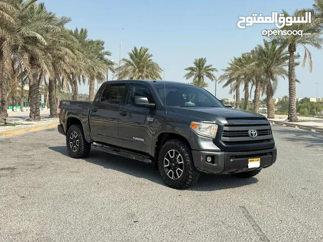 Toyota Tundra 2014 (Grey)