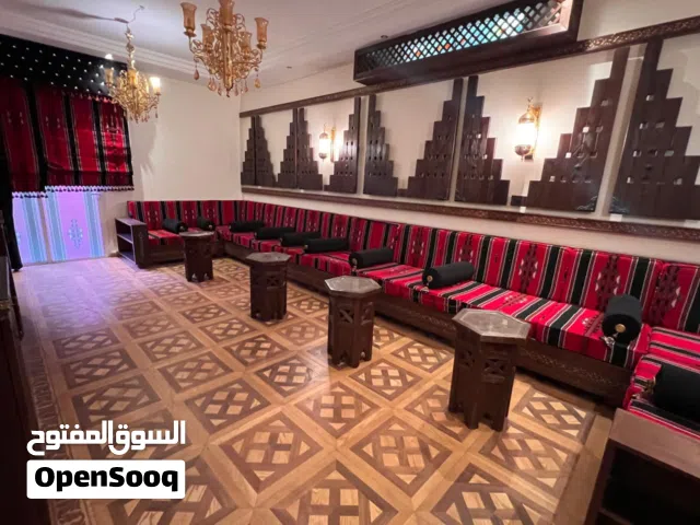 300 m2 4 Bedrooms Apartments for Rent in Amman Abdoun