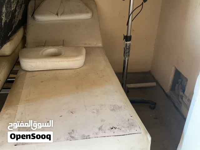 اثاث صالون او حلاق او مساج مستعمل للبيع