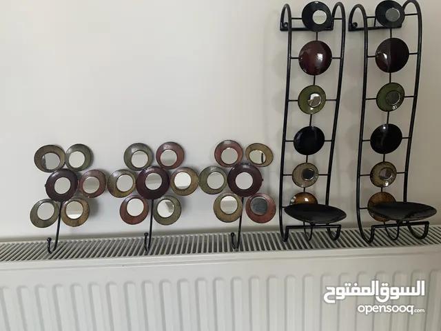شمعدان تعليق آشلي أمريكي عدد 2 مع علاقة ملابس عدد 1 مرتب مع مرايا على شكل دائرة راقية طقم