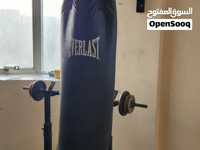 للبيع  كيس ملاكمه و حامل كيس ملاكمه