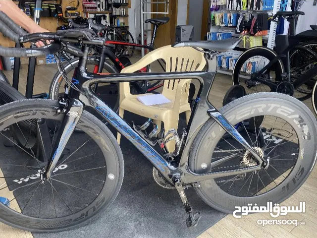 Full carbon TT bike kestrel size 52  black and blue