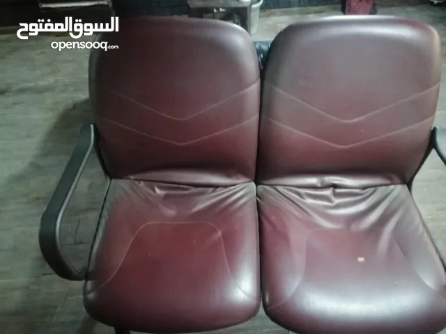 مقاعد للبيع
