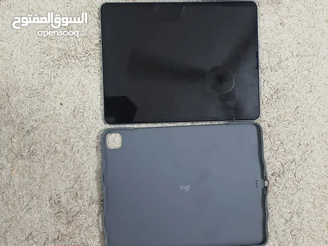 Apple iPad pro 5 256 GB in Al Dakhiliya