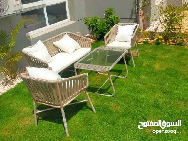 طقم حديد شديد دهان الكتروستاتيك ضد الشمس تنجيد جاجور سوفت ضد الشمس تربيزة وكرسيين وكنبة بلشلت