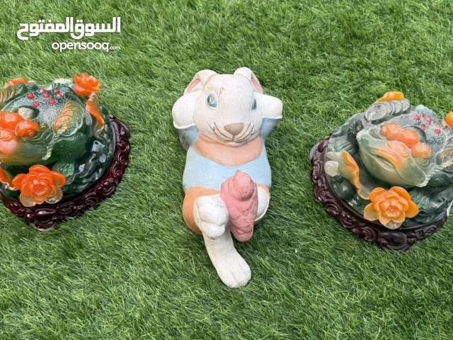 مجسمات ديكورية مميزة (ضفدع & أرنب) بشكل انيق/ السعر قبل العرض 70 دينار وبعد العرض ب 40 دينار بسس