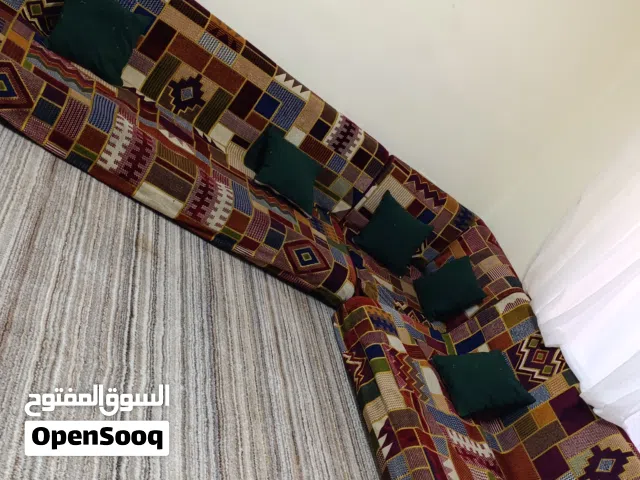 فرشات مع ظهر ثابت بسعر مغري