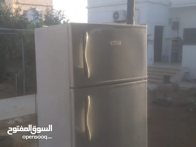 ثلاجه ناشونال بحاله الوكاله ولا خدش استعمال 5شهور يعني شبه جديده