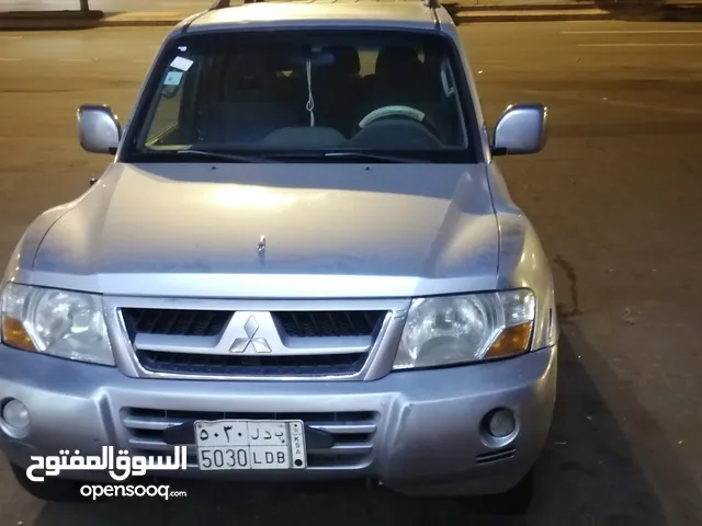 Mitsubishi Pajero GLS in Sarat Abidah
