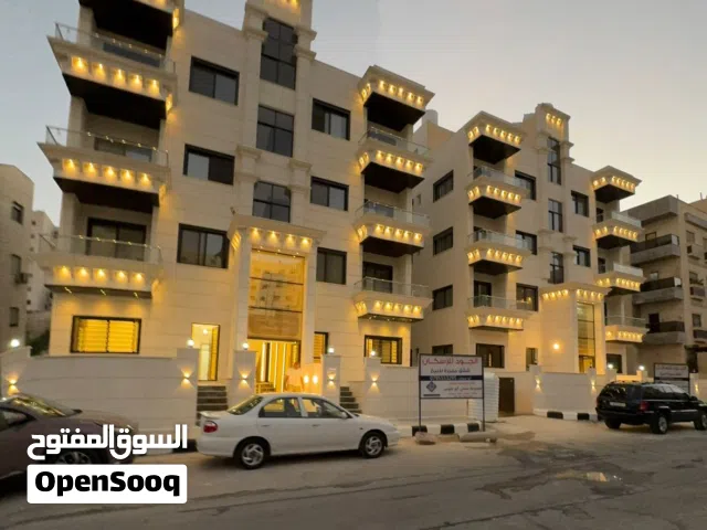 شقة للبيع في تلاع العلي ثالث مع روف جديدة بسعر 80 الجود للإسكان