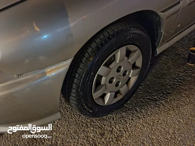 كيا ريو موديل 2000