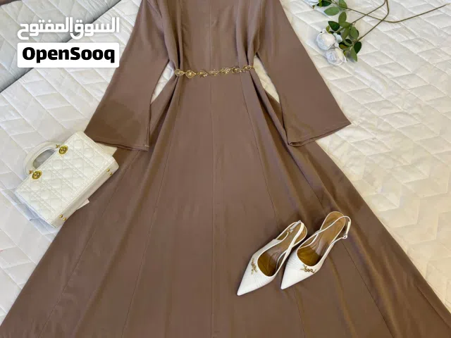 تألقي بأناقتك – أحدث صيحات الموضة النسائية عرض مميز لملابس نسائية ستايل  أناقة لا تُقاوم –