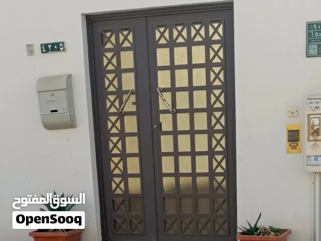 أبواب هاديت مزودة بزجاج داخلي معروض بسعر أقل