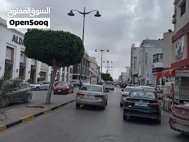 مبنى تجاري للبيع في الجرابة