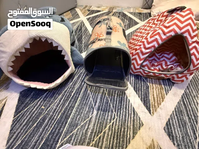 عدد 1 حمال و عدد1 بيت مبيت و عدد1 سكن للقطة او جرو او اي دابة كلش 120 سعر شراء 800 ريال و الآن ب 120