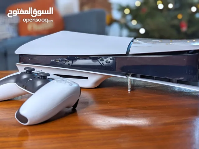 Ps5 في حالة الوكالة استعمال شهر واحد مع ايدين ثنتين حجم 1تيرا بايت