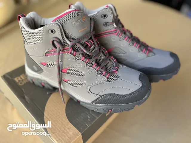 White Sport Shoes in Amman
