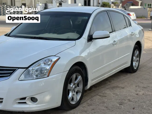 2011 نيسان التيما S