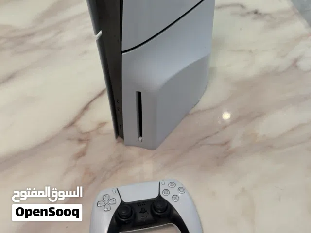 للبيع بلستيشن فايف سلم معه اغراضه كامل و كارتونه استعمال سنه ونص استعمل خفيف