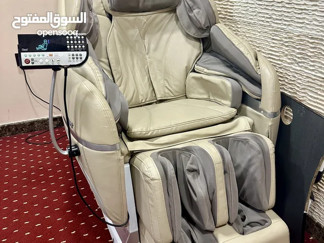 Total body massage chair with customizable automodes and manual mode from Irest.