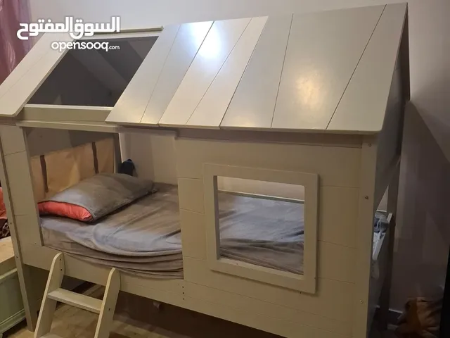 سرير أطفال خشبي على شكل بيت خشب متين بجودة عالية أبيض عاجي بيج