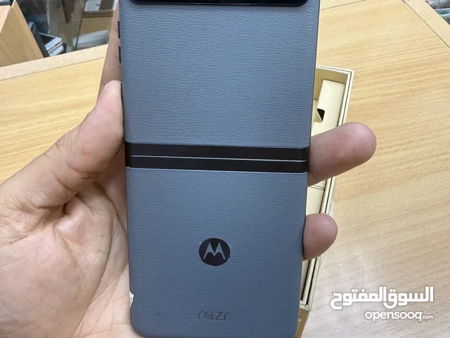 MOTOROLA RAZR 40
