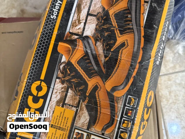 حذاء سيفتي قياس 42 ماركة انجيكو