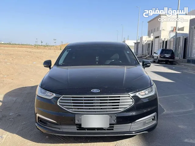 Used Ford Taurus in Tabuk