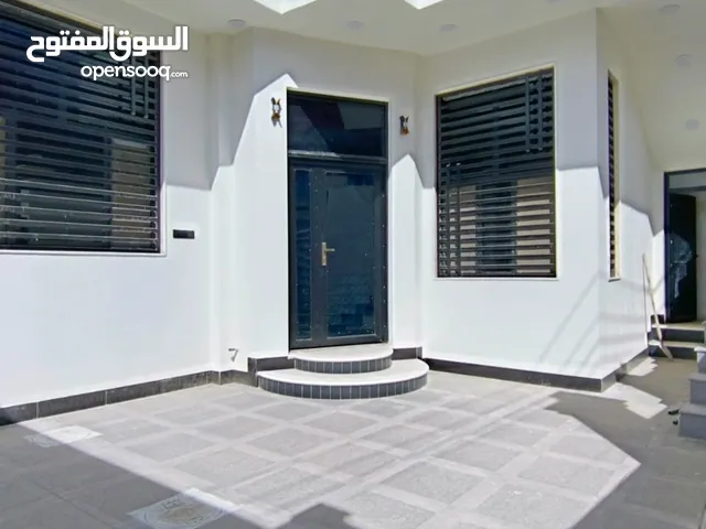 216 m2 5 Bedrooms Villa for Sale in Basra Hakemeia